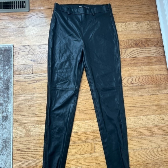 Zara Black Faux Leather Pants Size Medium - Picture 2 of 8
